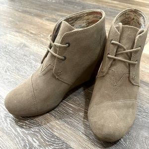 Tom’s beige suede lace up booties. Size 8. Worn once. Comes with box.